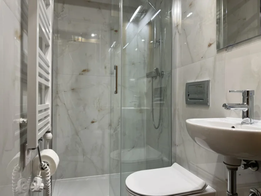 Łazienki z prysznicem