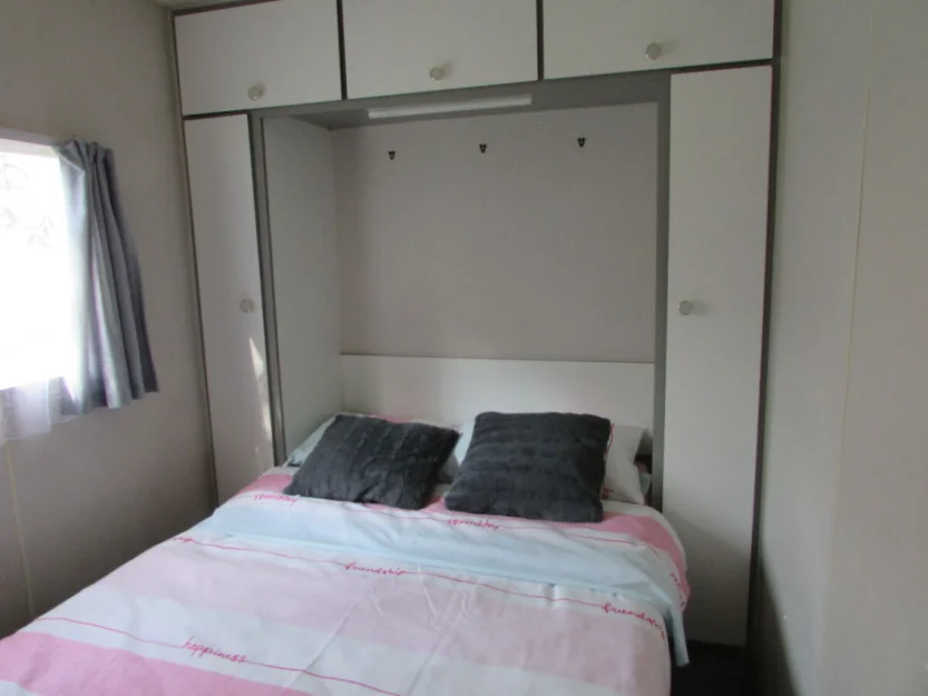 Zdjęcie "Między Sosnami a Brzegiem Jeziora" #27