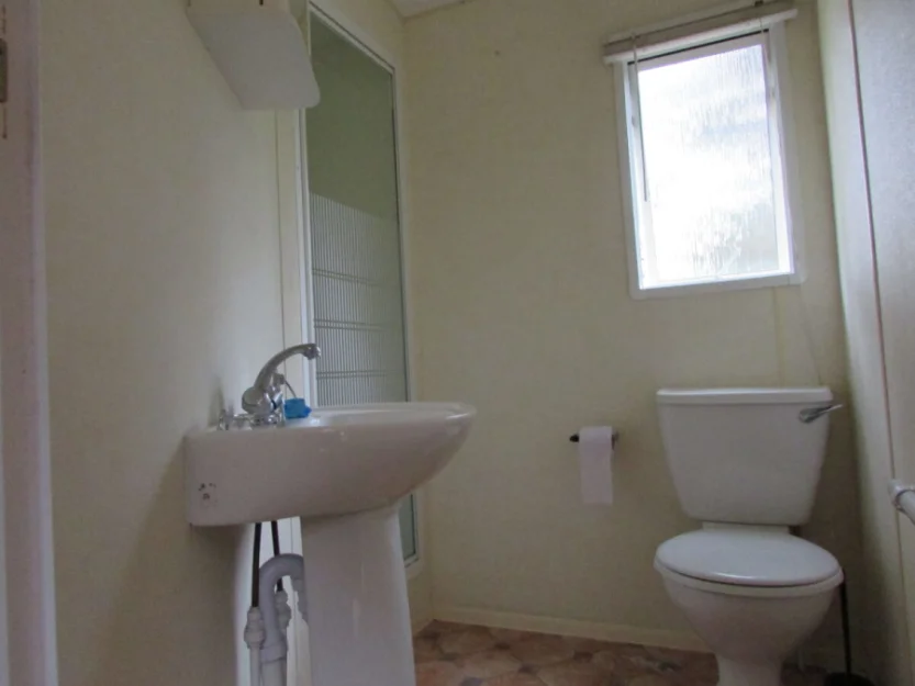 Zdjęcie "Między Sosnami a Brzegiem Jeziora" #25