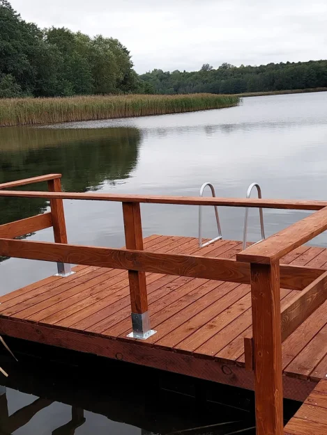 Zdjęcie "Między Sosnami a Brzegiem Jeziora" #43