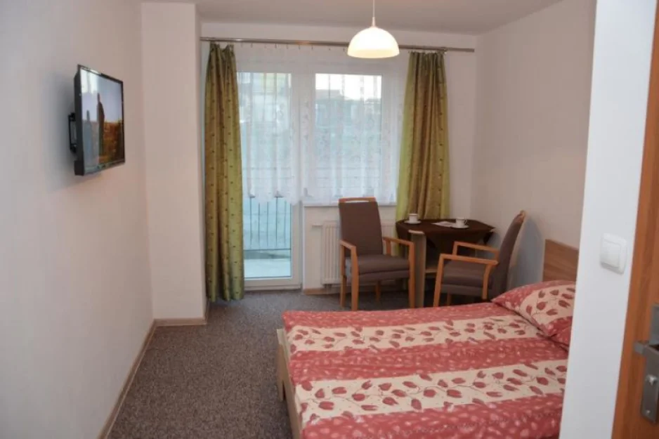 Zdjęcie Pokoje gościnne AQUA- 400m do plaży #3