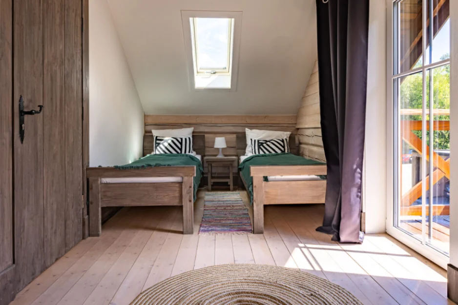 Zdjęcie CHATA POD PRZEHYBĄ - ekologiczny dom z bali dla 15 osób #79