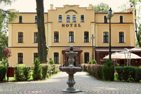 Hotel Dąbrówka