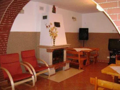 Murowanica. Pokoje gościnne