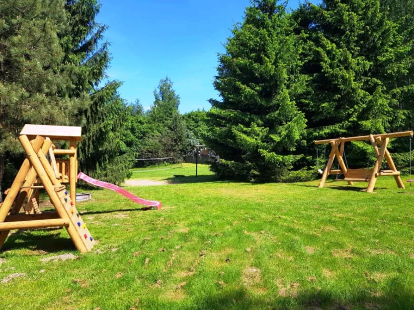 Zdjęcie Klimatyczny zielony domek nad jeziorem #57