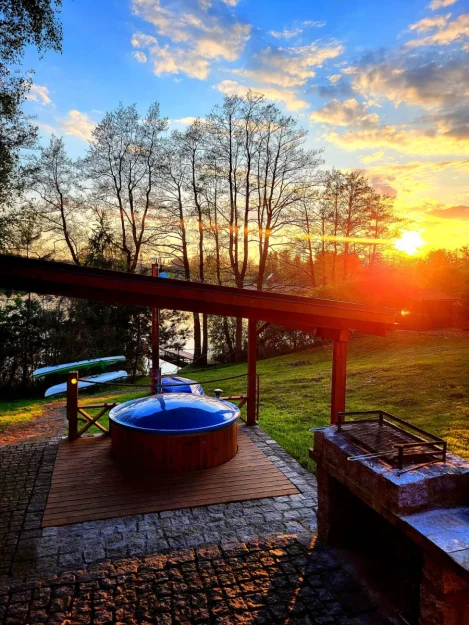 Zdjęcie Dwa domki z balią i własną linią brzegową #52