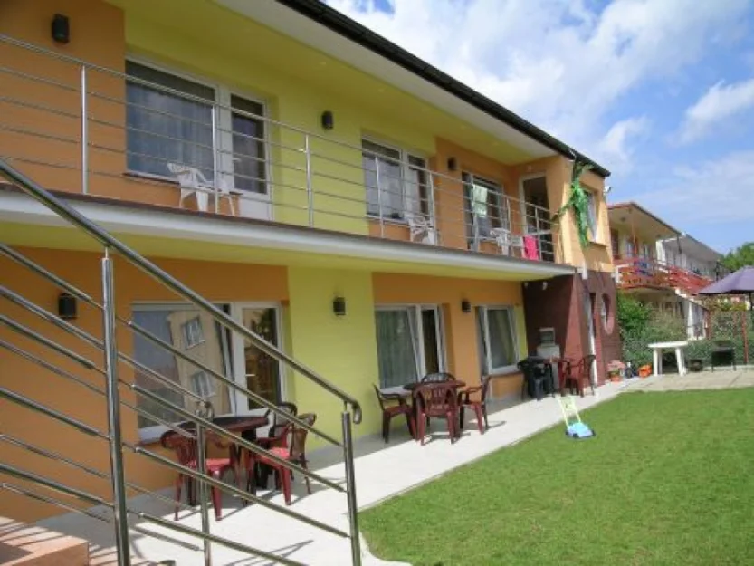 Zdjęcie Pokoje - wejście z zewnątrz- Dźwirzyno 12 km od Kołobrzegu. #1