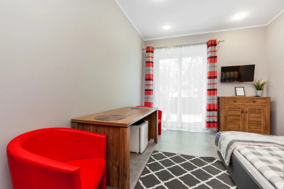 2 os.Pokój z  łazienką i tarasem nr. 4