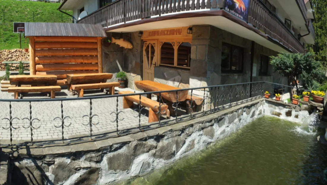 Zdjęcie Zajazd i Restauracja Głębieniec #2