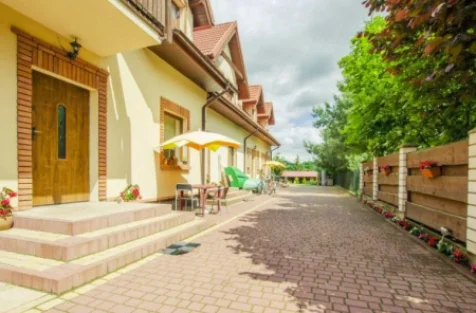 Pokoje Gościnne Pod Lipami