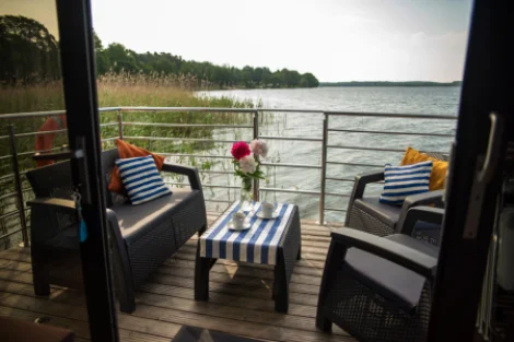 Domy na wodzie Topiko Czarter