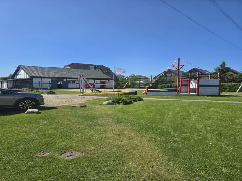 Plac wokół świetlicy