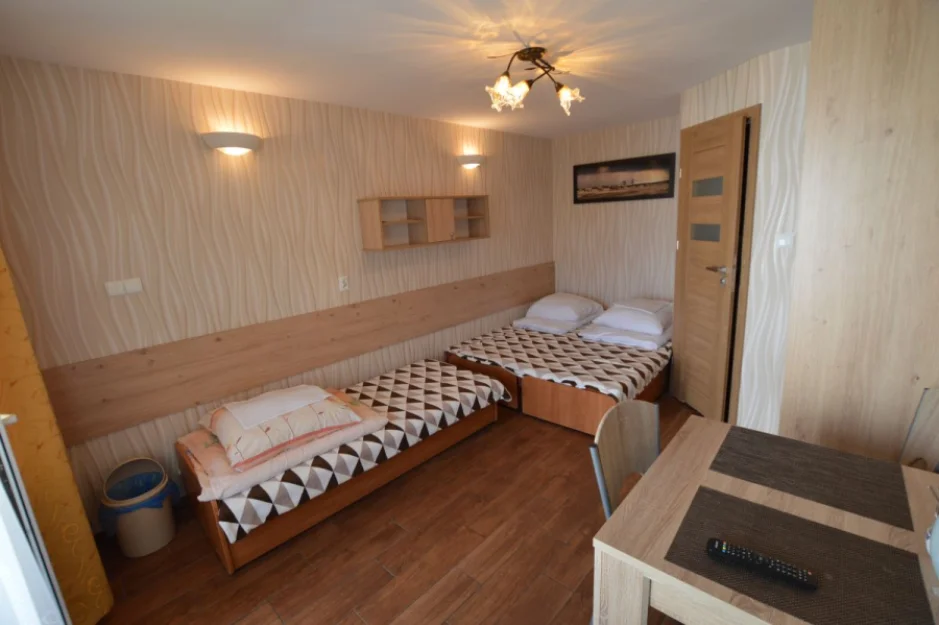 Zdjęcie Pokoje - wejście z zewnątrz- Dźwirzyno 12 km od Kołobrzegu. #11