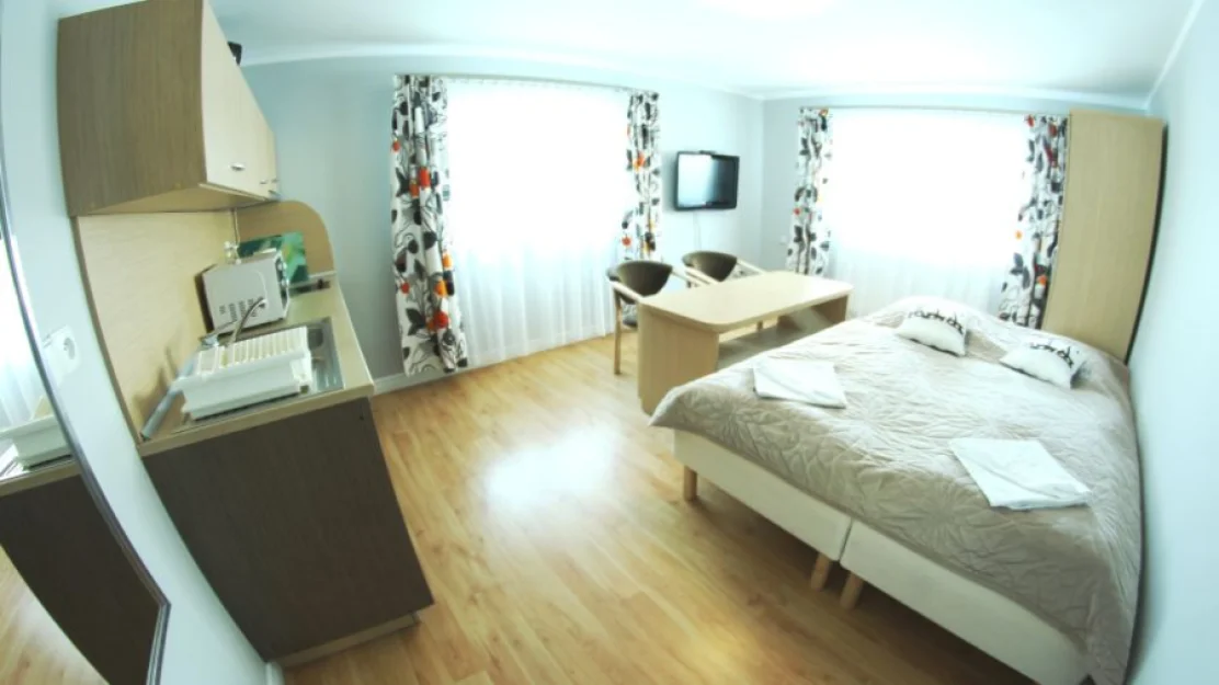 STUDIO pokój duży z aneksem kuchennym