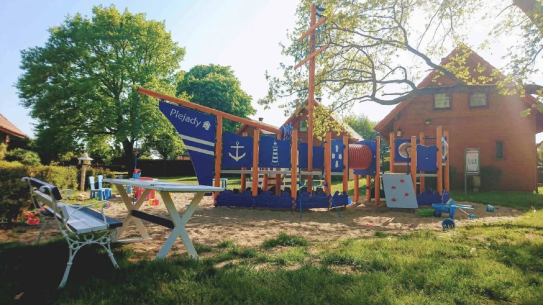 Statek Dias do zabaw dla dzieci.