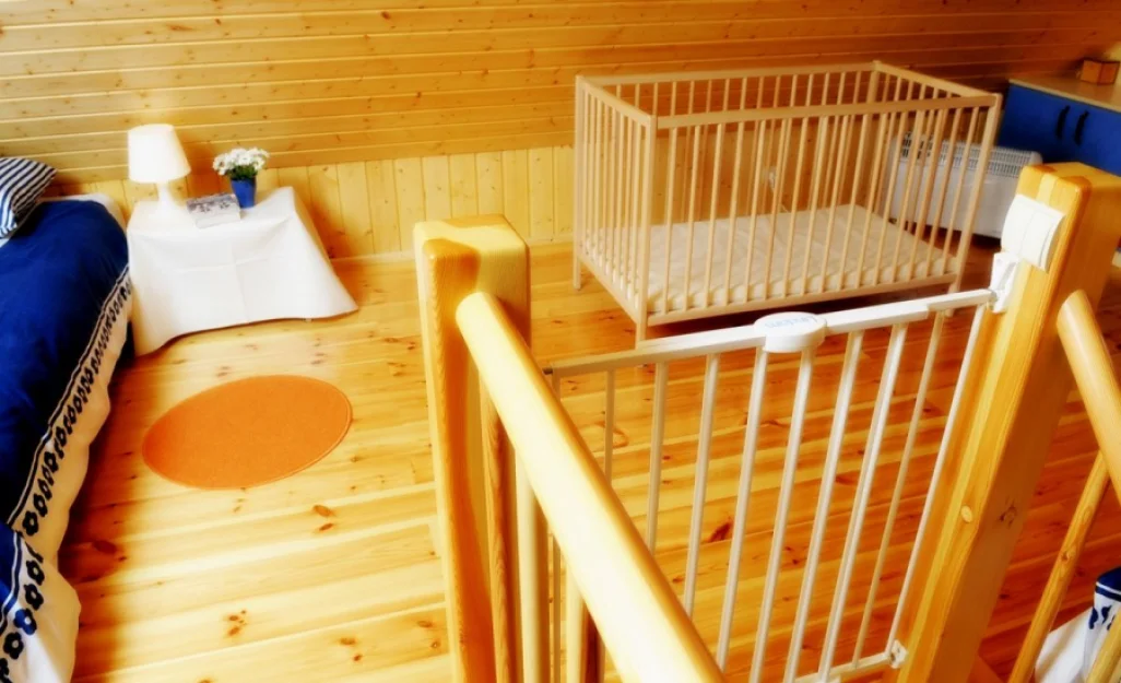 Domek max. 4 osobowy - sypialnia na piętrze.