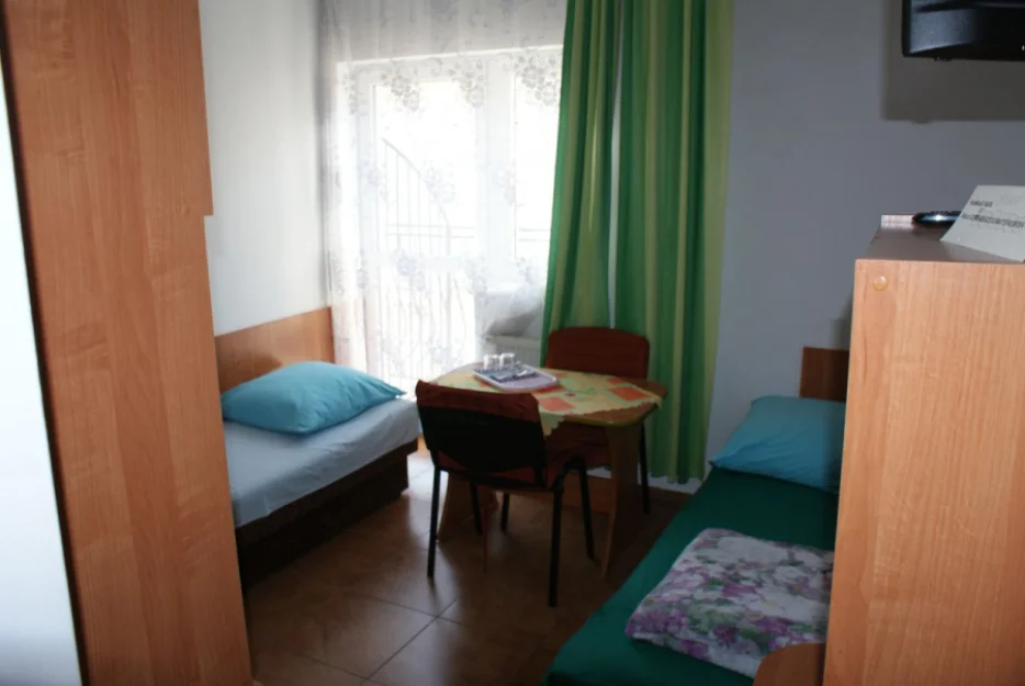 Zdjęcie Całoroczny Dom Wczasowo-Hotelowy, Kwatery Pracownicze #69