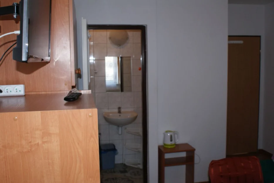 Zdjęcie Całoroczny Dom Wczasowo-Hotelowy, Kwatery Pracownicze #70