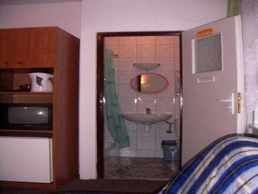 Zdjęcie Całoroczny Dom Wczasowo-Hotelowy, Kwatery Pracownicze #3