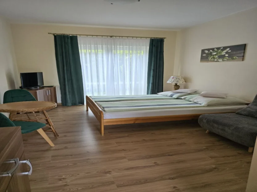 Zdjęcie Delicja Pokoje z osobnym wejściem blisko morza #36