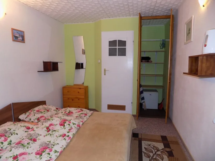 Pokój nr 2 w białym domku