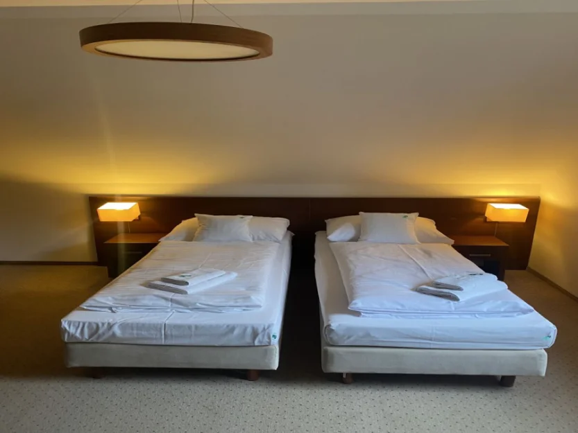 Zdjęcie Ośrodek Szkoleniowo- Wypoczynkowy BAŻYNA #17