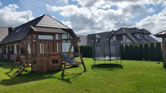 Domki i Dom Wczasowy "Chabrowe Wzgórze"