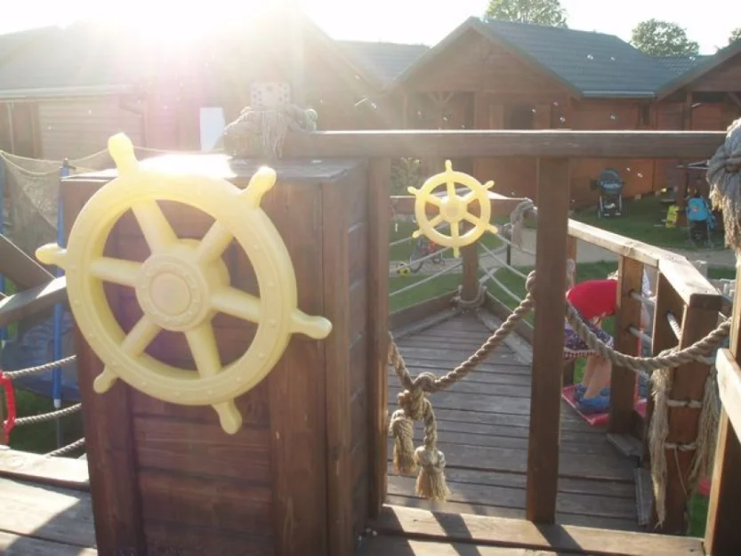 Zdjęcie DOMKI NAD MORZEM DZIEDZIC**** SARBINOWO 240M #7