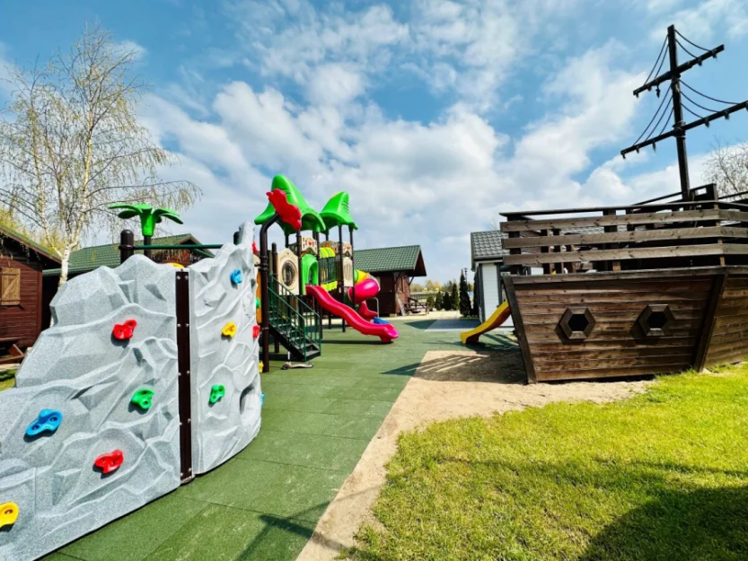 Zdjęcie DOMKI NAD MORZEM DZIEDZIC**** SARBINOWO 240M #5