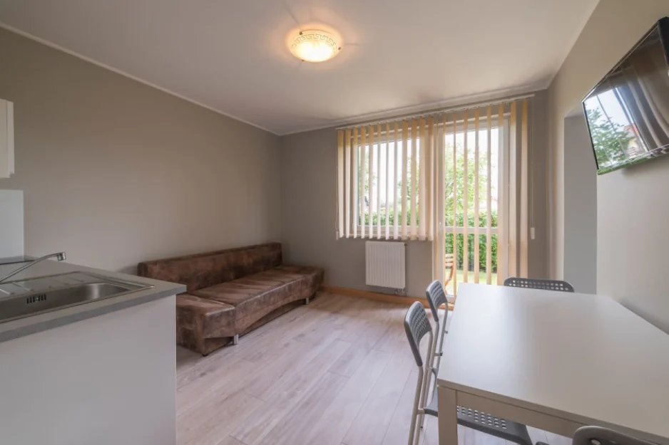 apartament na parterze z wyjściem do ogrodu