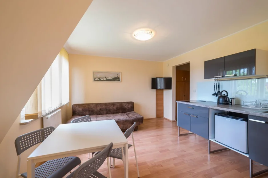 studio z balkonem na piętrze