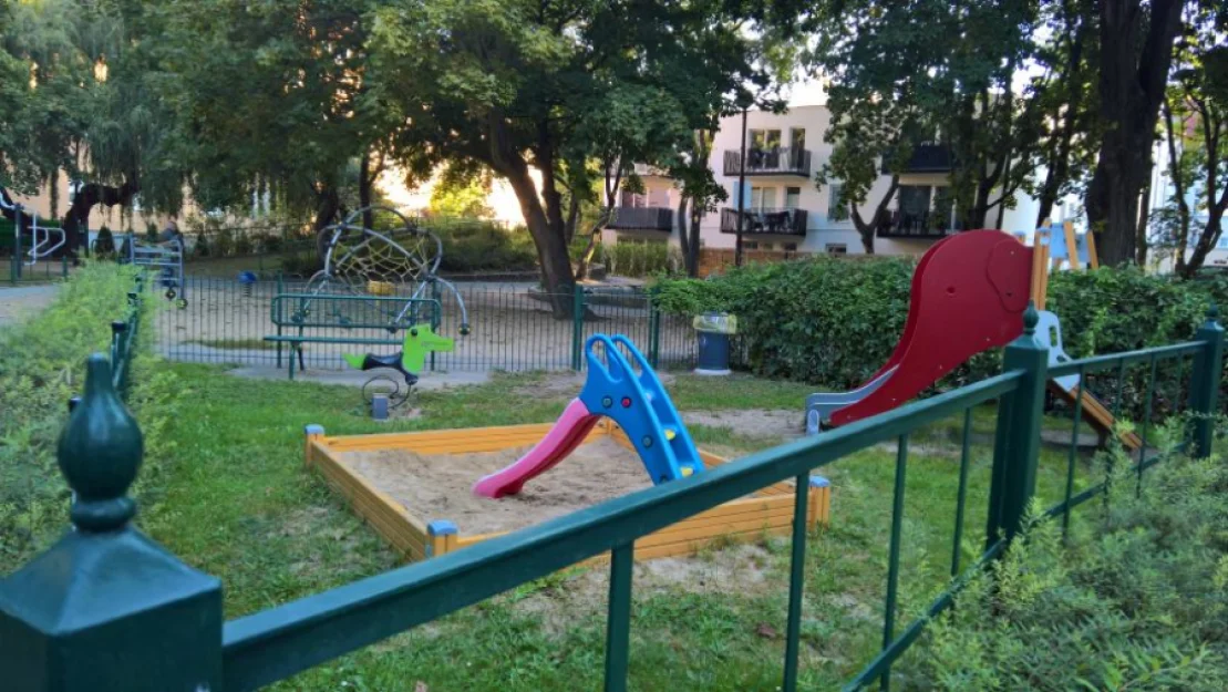 Apartament 1 plac zabaw (2)