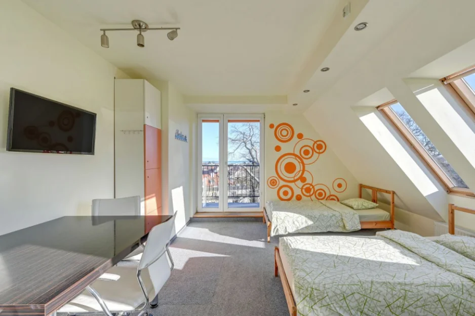 3-os Standard z balkonem i widokiem na morze