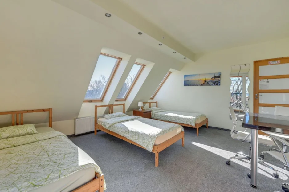 3-os Standard z balkonem i widokiem na morze