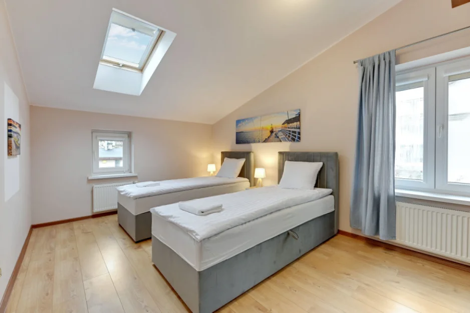 3-os Standard z balkonem i widokiem na morze