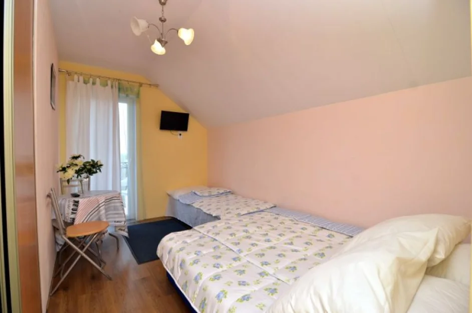 Zdjęcie Pokoje i Apartamenty #11