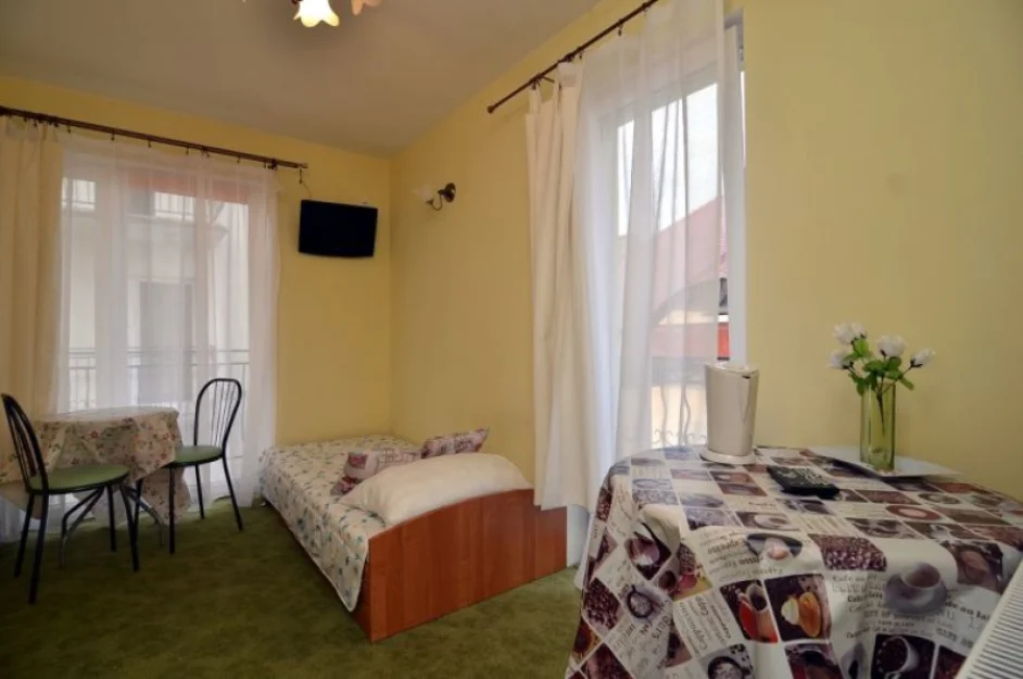 Zdjęcie Pokoje i Apartamenty #17