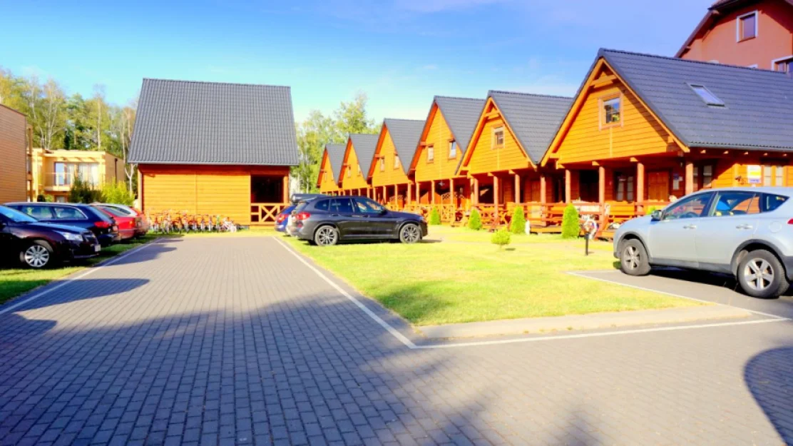 Domki letniskowe RAJ-STAR-BOBOLIN, 200m od plazy. ·pokojowe z 2 sypialnie, lazienka pokoj dzienny z