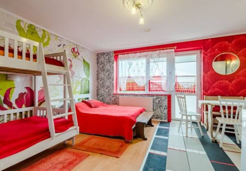 Apartamentm czerwony 5 osobowy z anekaem kuchennym,łazienka, balkon
