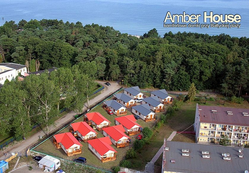 Amber House domki 80 m od plaży - noclegi Dąbki