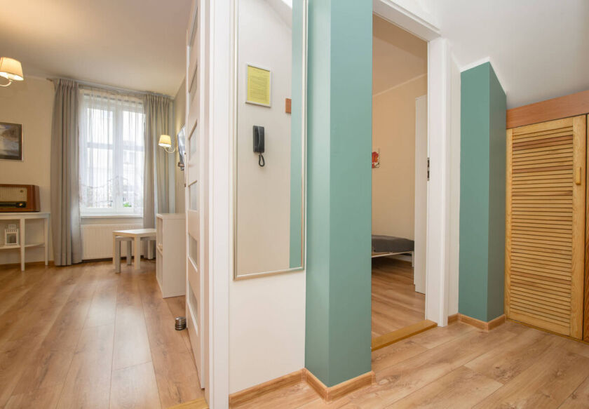 Pod Modrzewiem-wejście do pokoi