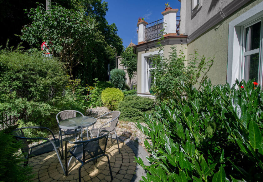 Pod Skarpą-ogr&oacute;d