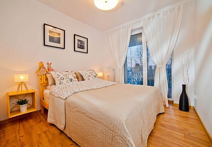 #SYPIALNIA z dużym ł&oacute;żkiem małżeńskim 160x200