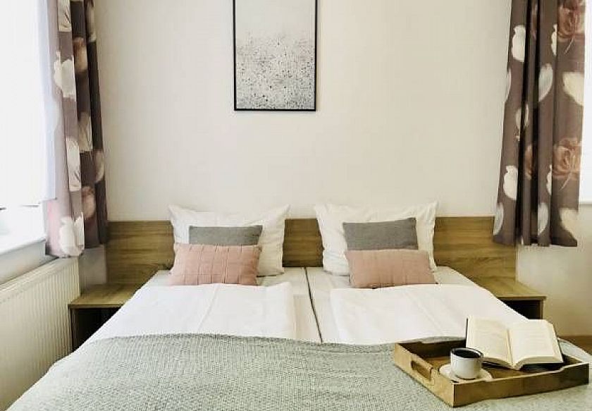 pok&oacute;j 2 osobowy z łazienką