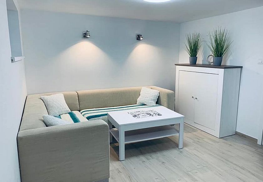 Całoroczny domek 8-os. nad jeziorem 7