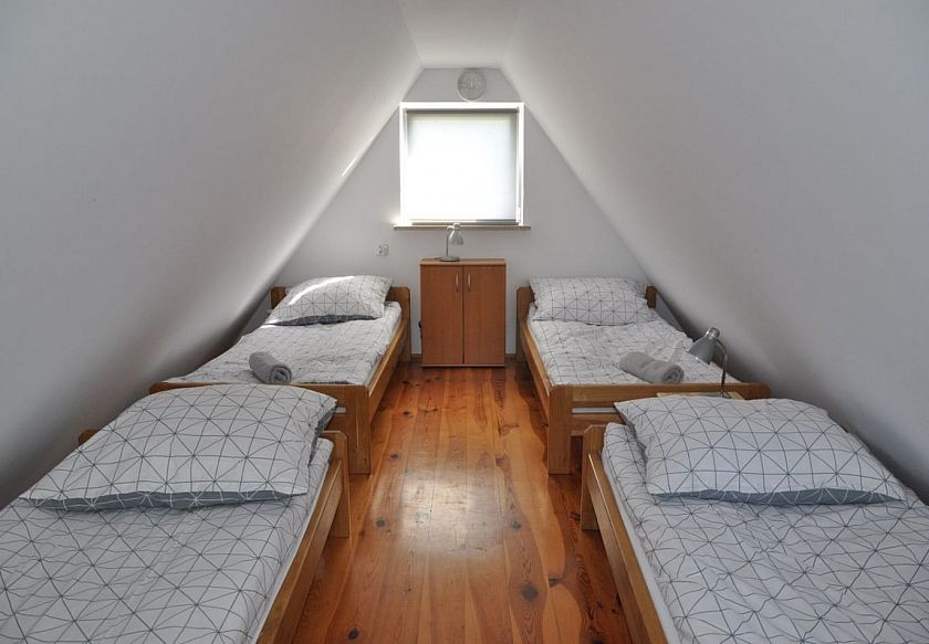 Czerwona Ł&oacute;dka 8