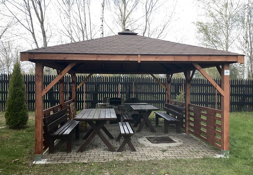 Czerwona Ł&oacute;dka 12