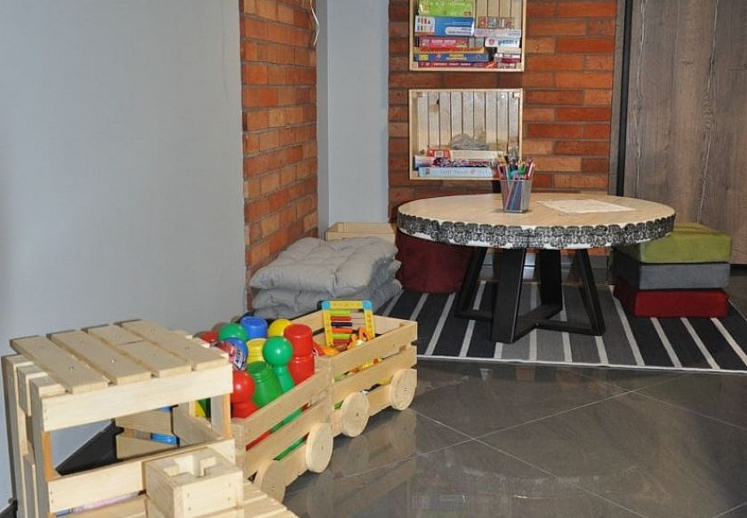 Czerwona Ł&oacute;dka 15