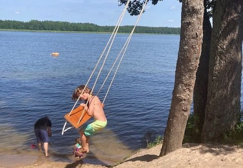 Czerwona Ł&oacute;dka 18