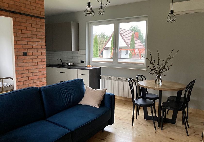 Czerwona Ł&oacute;dka 6